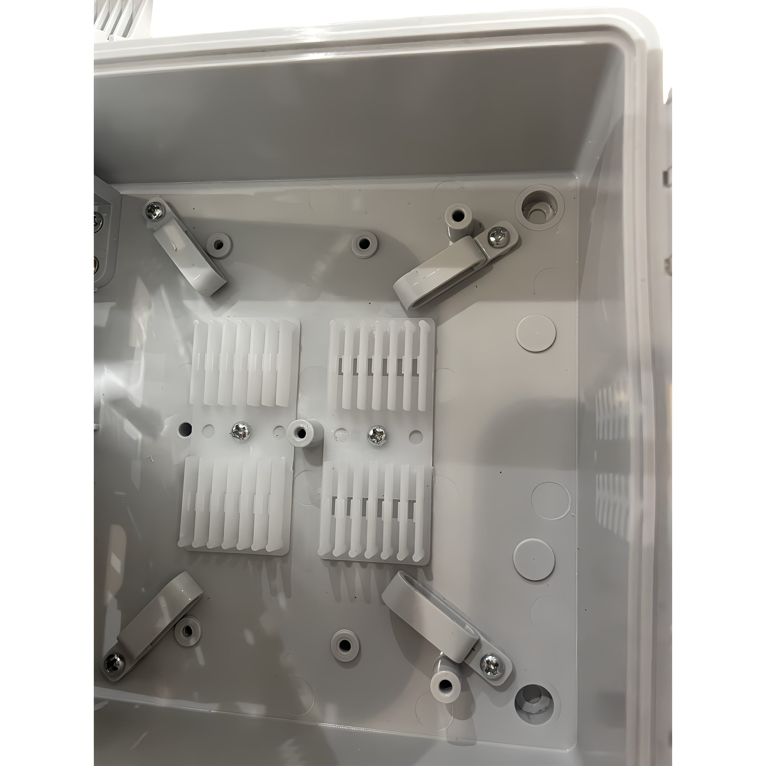32 Port Fiber Optic Distribution Box, 72 Splices